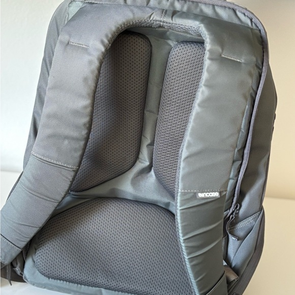 Incase Charcoal Computer Backpack - Picture 5 of 7